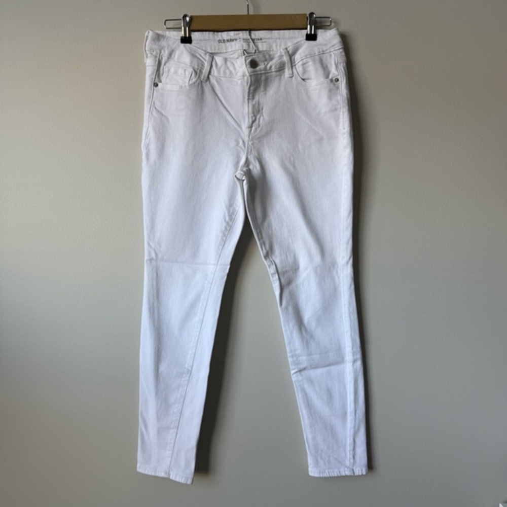 Old Navy‎ Mid Rise White Skinny Jean- Short